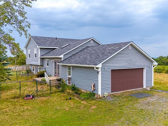 2nd image of 89 Basinview Rd