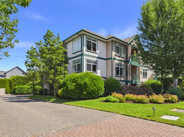 2318 James White Blvd #201, Sidney, BC V8L 1Z6