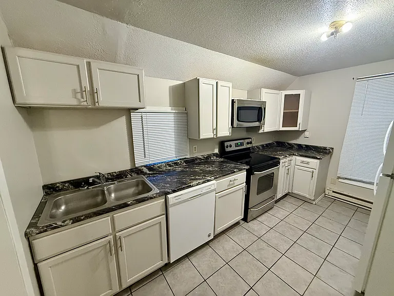 609 S Spring Ave #2 — Photo 6