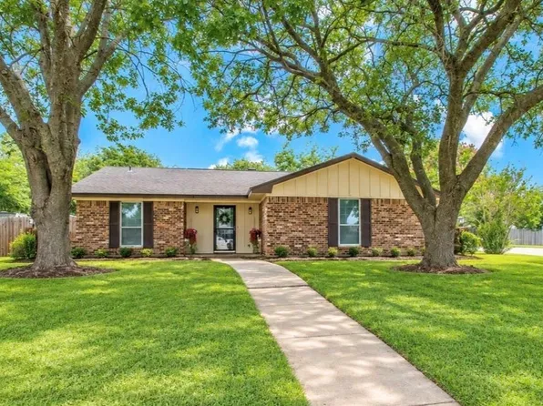 1311 Glenhaven Dr, Cleburne, TX 76033