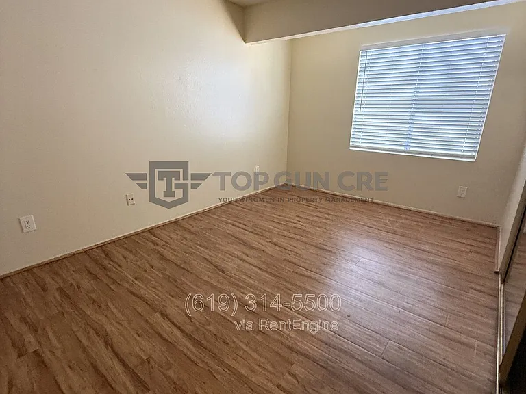4767 34th St #6 — Photo 3