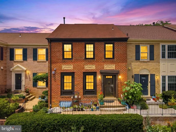 3050 Federal Hill Dr, Falls Church, VA 22044
