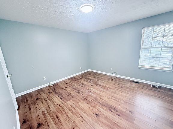 3rd image of 2111 14th Ave N