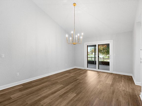 5th image of 21 Collington Ct