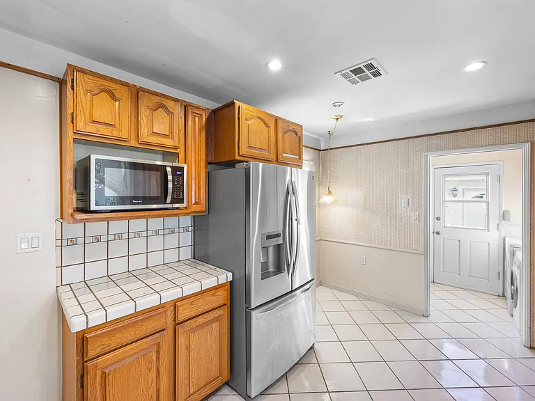 1207 Graynold Ave — Photo 14