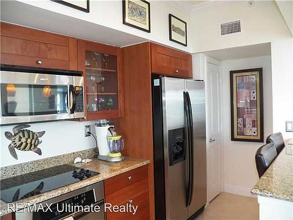 5th image of 275 NW Flagler Ave #7304