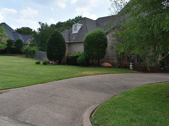 3rd image of 503 Saint James Ct