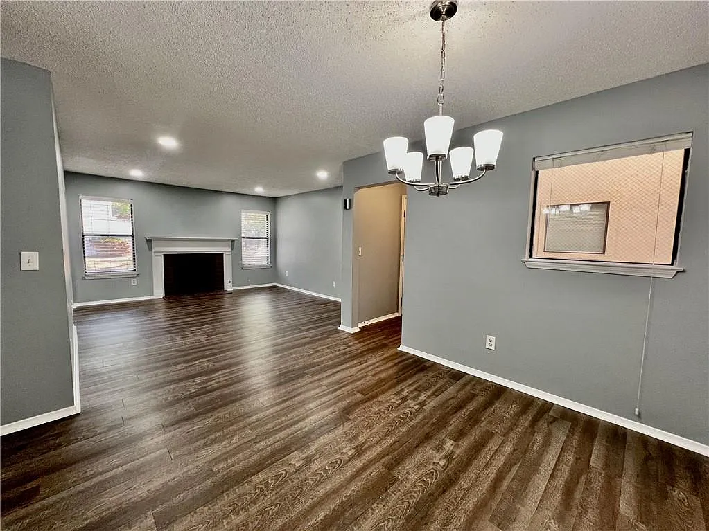 2 bed, 1273 sqft, $1,595 — Photo 3