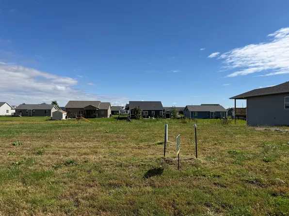 952 Wild Oak Dr, Huxley, IA 50124
