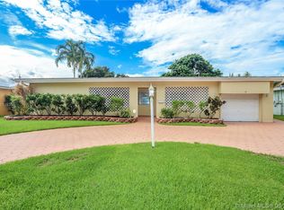 6770 SW 11th St, Pembroke Pines, FL 33023