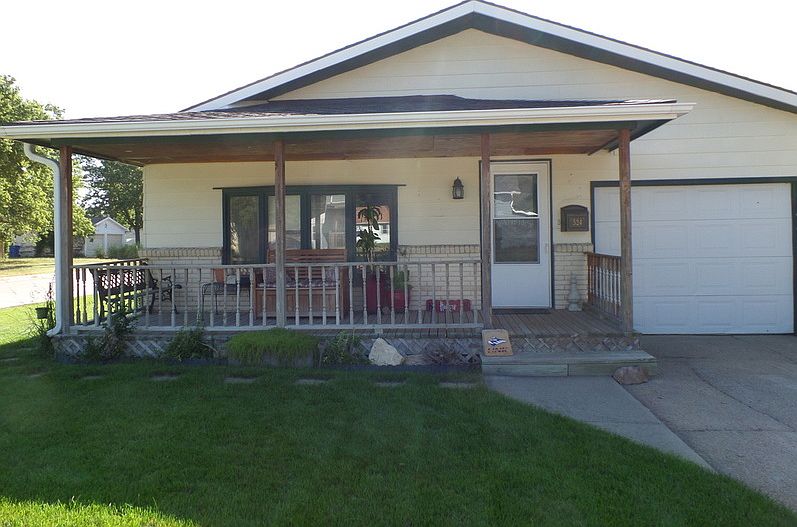1st image of 524 Miller St