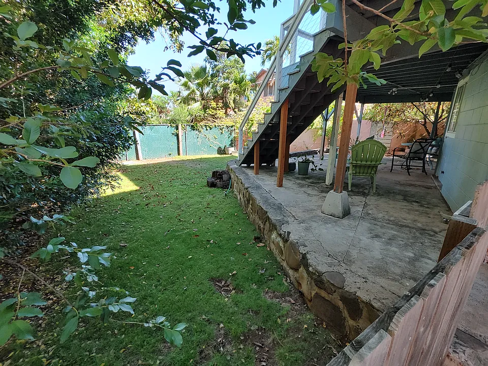 48 Hui Rd E #F