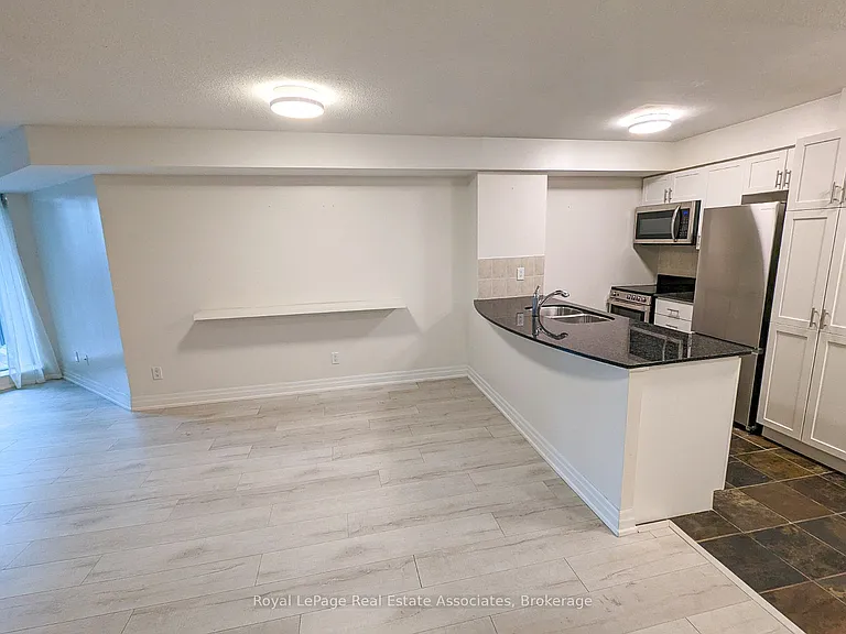 2121 Lake Shore Blvd W #509 — Photo 3