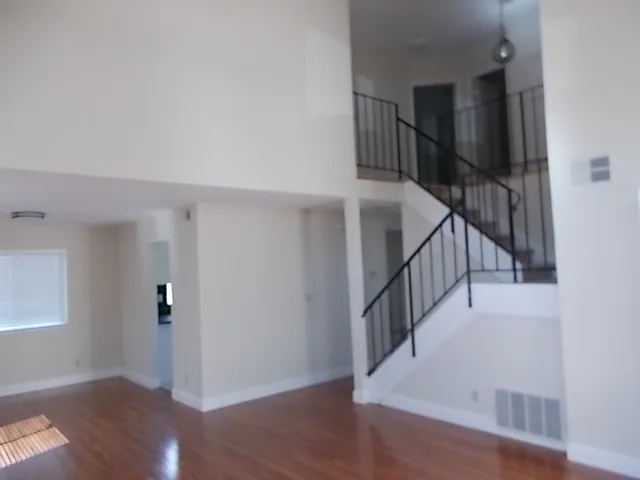 4 bed, 2.5 bath, 1706 sqft, $4,700 — Photo 2