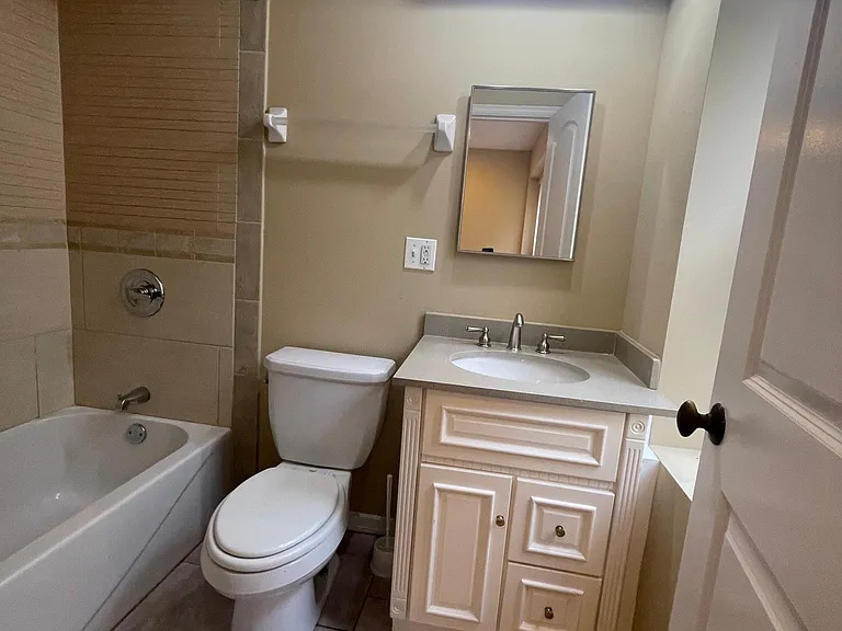 2728 W Lunt Ave #1N — Photo 9