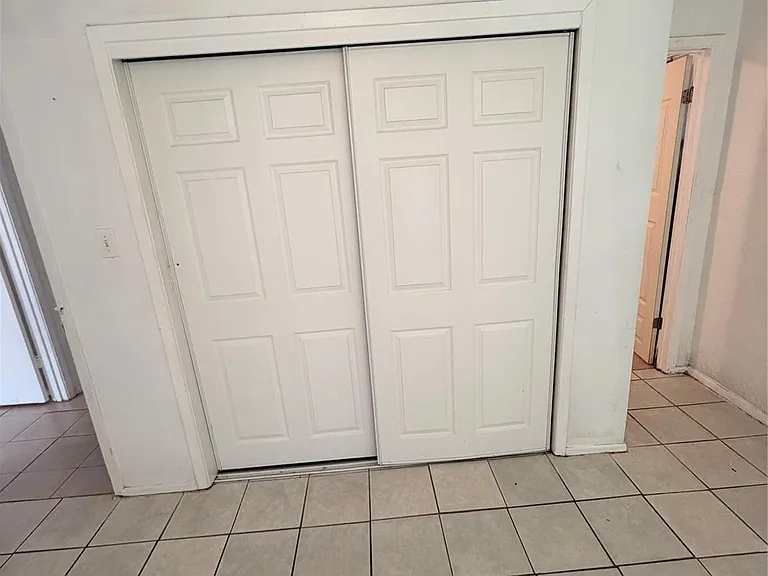 6622 Castleview Ln — Photo 10