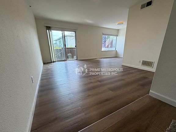 3rd image of 3830 Fairfax Way