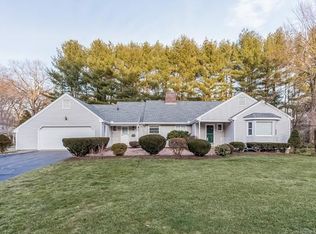 4 Berwyn Ln, West Hartford, CT 06107