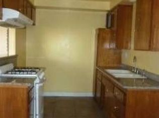 127 E Buckthorn St APT 2, Inglewood, CA 90301