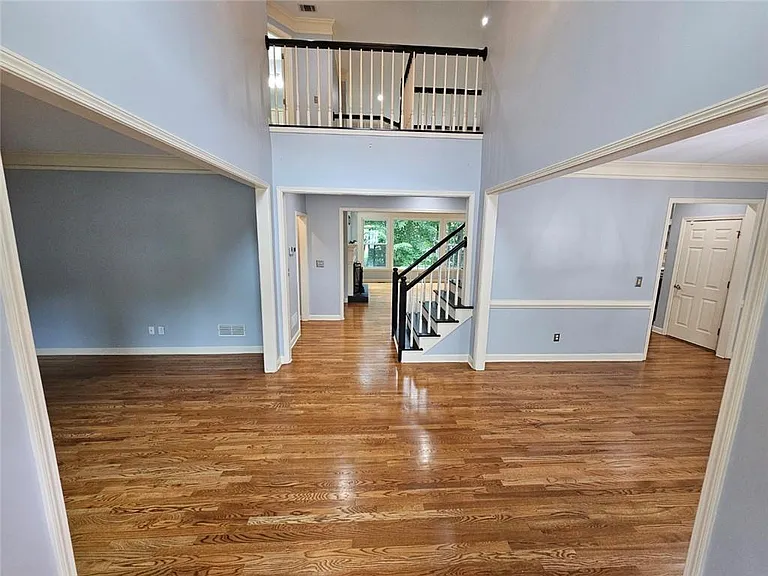 430 Eastbourne Way — Photo 6