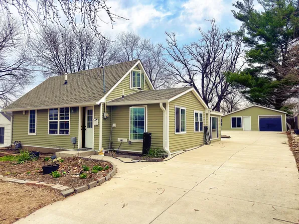 4011 52nd St, Des Moines, IA 50310