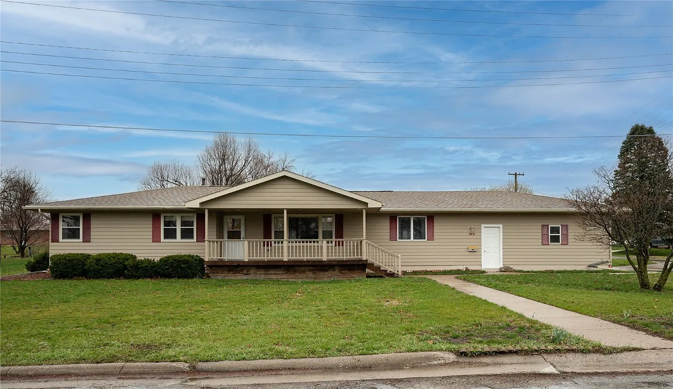 206 Country Club Dr photo 1