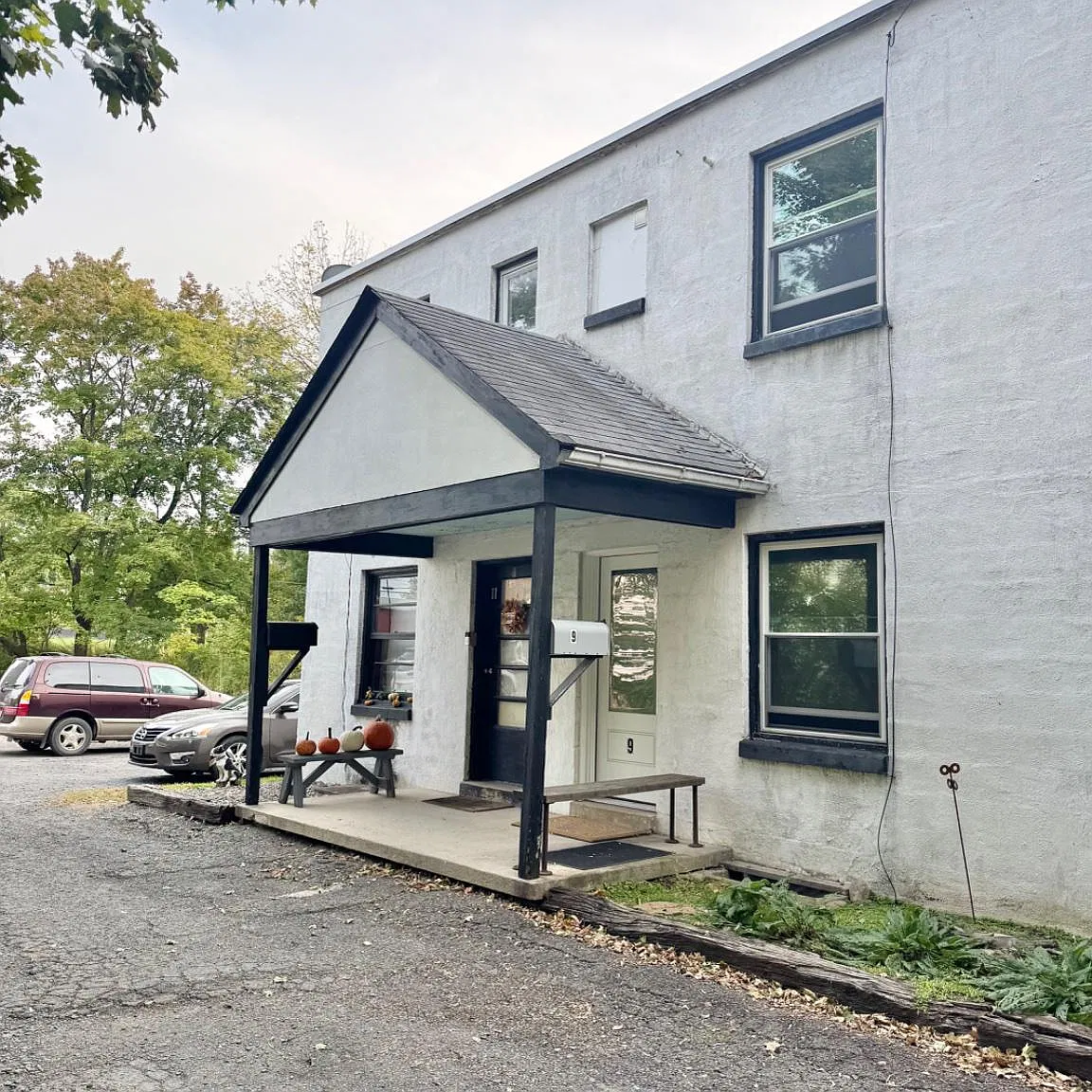 2 bed, 1.0 bath, 840 sqft, $1,300 — Photo 1