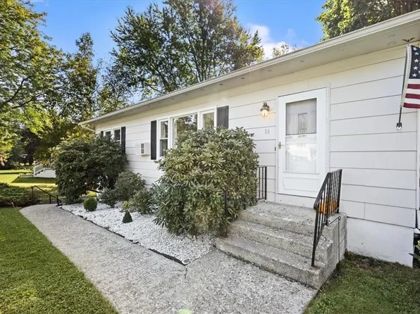 14 Buckingham Drive, Newburgh, NY 12550