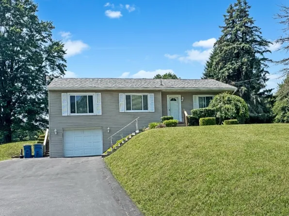 326 Aiken Rd, New Castle, PA 16101