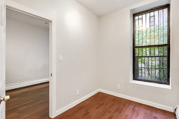 Rented by Oxford Property Group | media 10