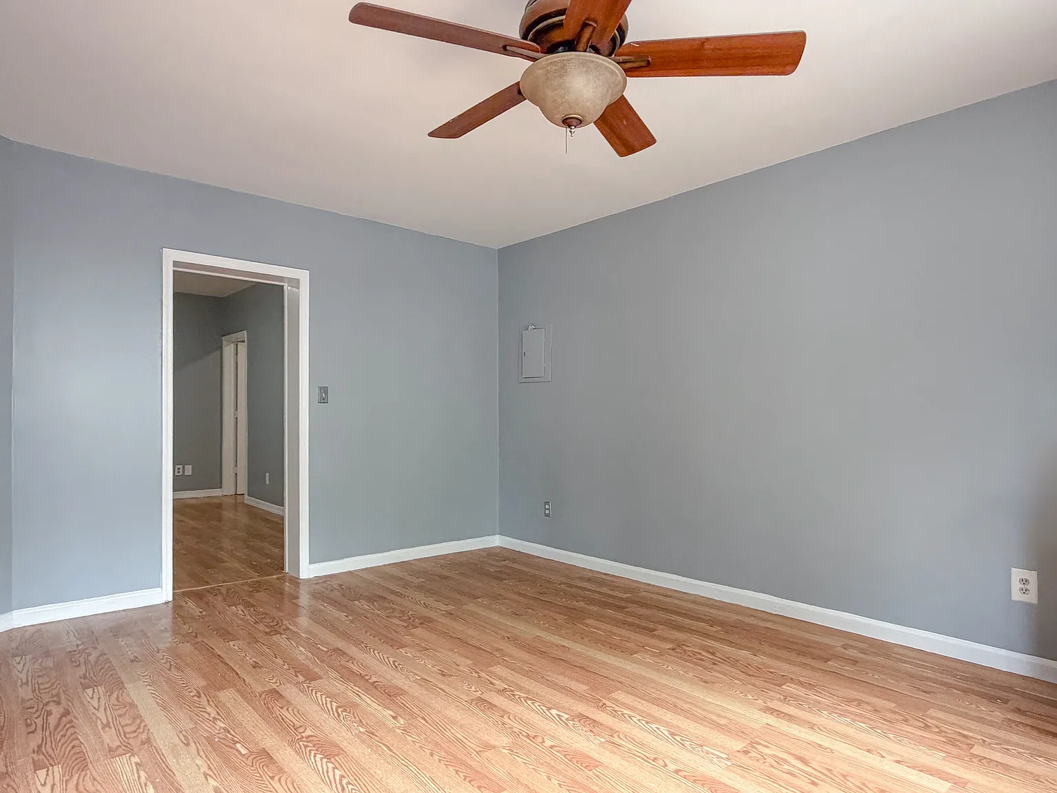 2 bed, 750 sqft, $2,100 — Photo 2