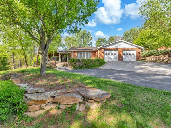127 Gilead St, Shady Spring, WV 25918