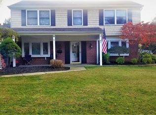 8 Infield Ln, Aberdeen, NJ 07747