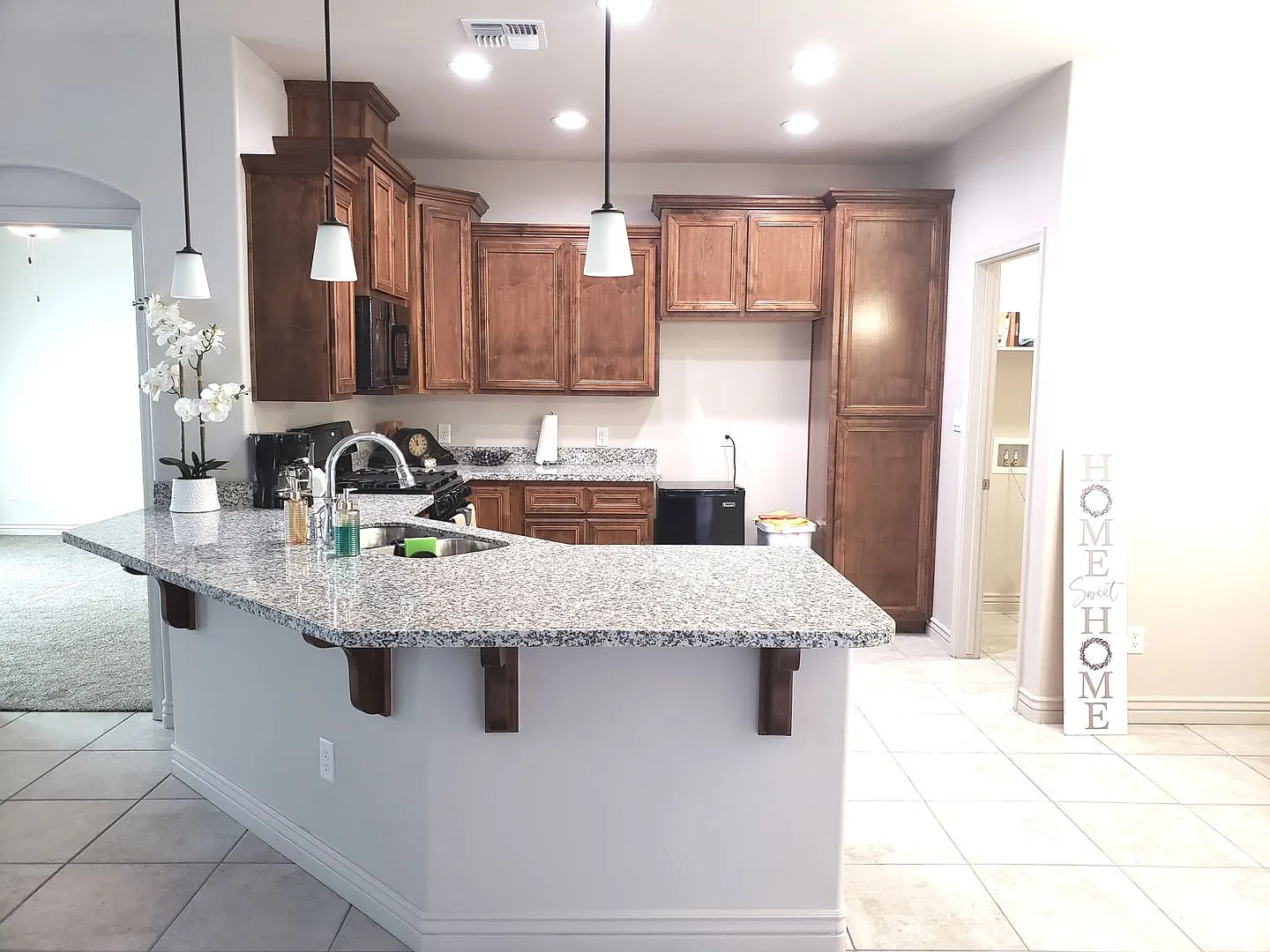 New Home for Rent! — Photo 4