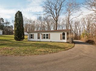 528 Race St, Hope, IN 47246