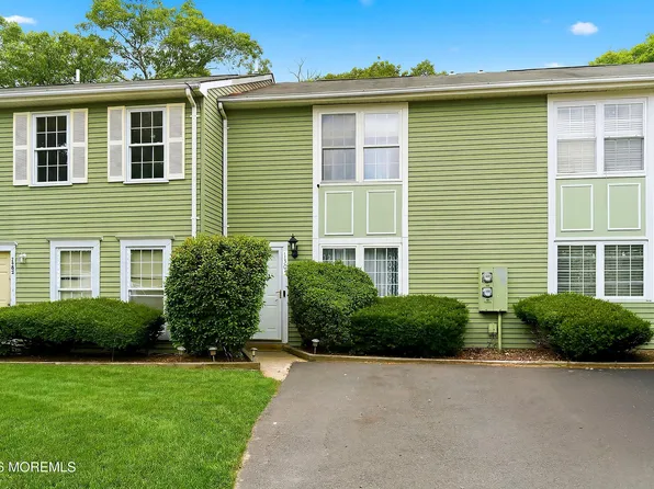 1305 Paris Court, Lakewood, NJ 08701