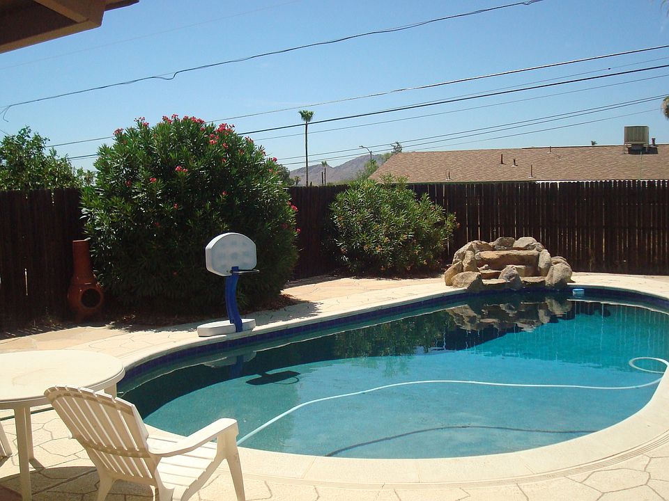 1st image of 2827 E Voltaire Ave