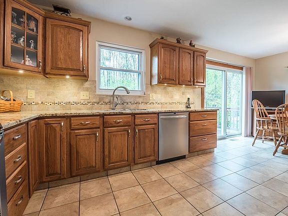 5th image of 330 Hyder Dr