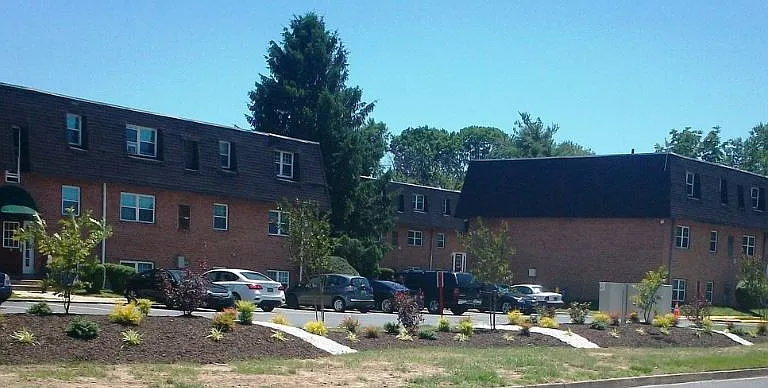 Towne Point Apartments — Photo 5