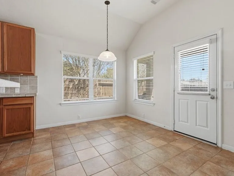 2607 Sun Cove Ln — Photo 11