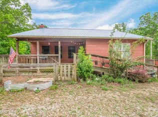 117 Coyote Ln, Oneida, TN 37841