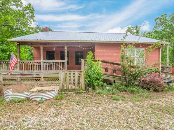 117 Coyote Ln, Oneida, TN 37841