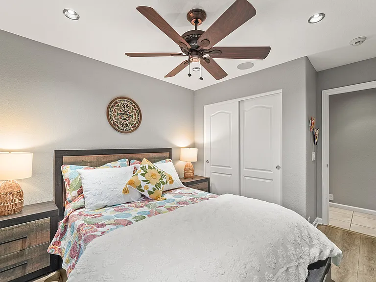 Montara Dr — Photo 20