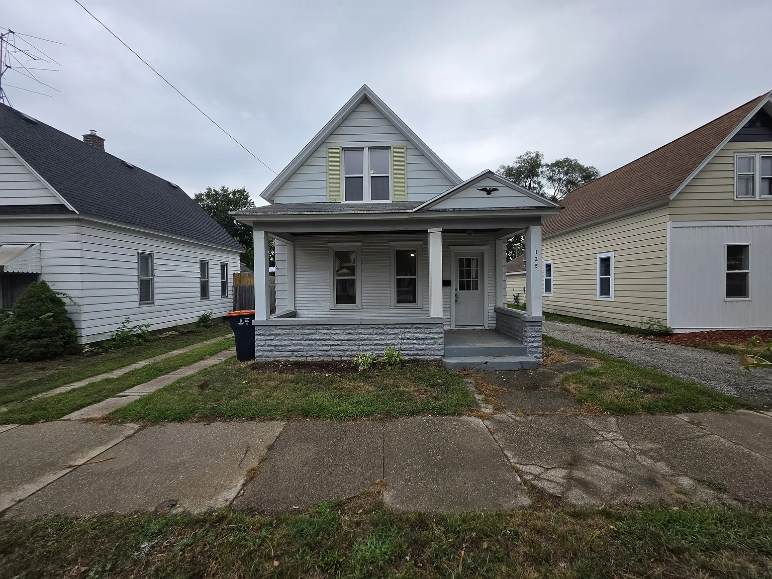 Charming 4 Bedroom Home on 15th — Photo 1