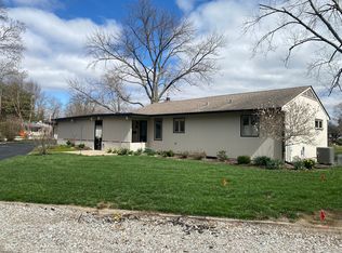 301 Flatrock Dr, Columbus, IN 47201