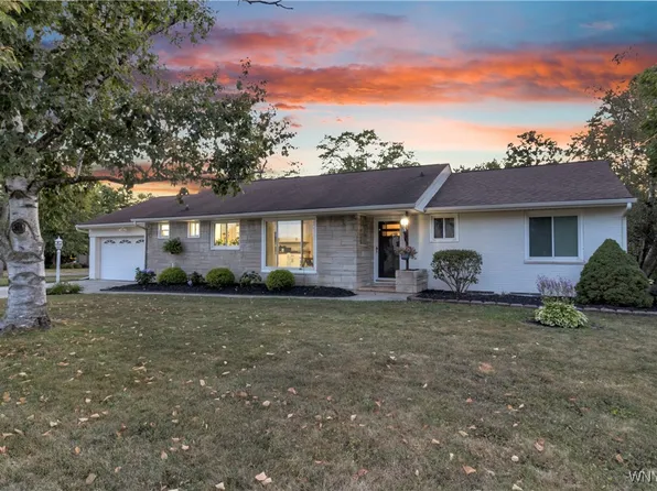 341 Sunset Dr, Hamburg, NY 14075