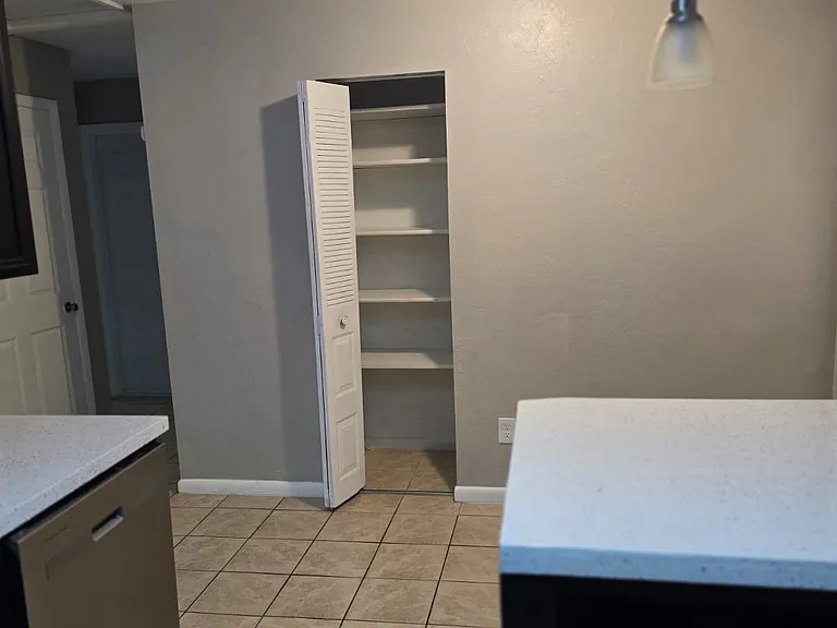 7305 SW 42nd Pl #C — Photo 11