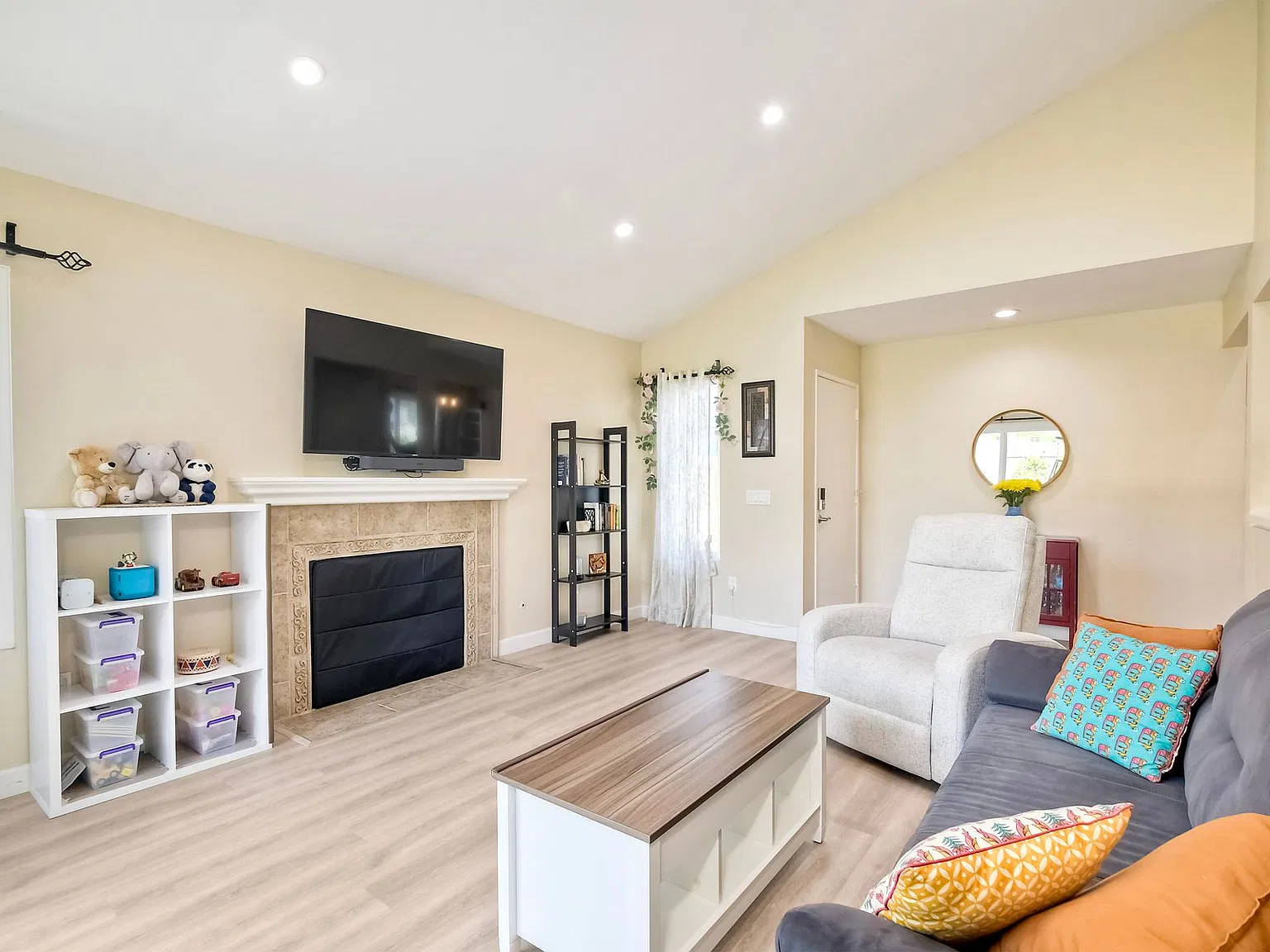 3 bed, 1322 sqft, $4,250 — Photo 4