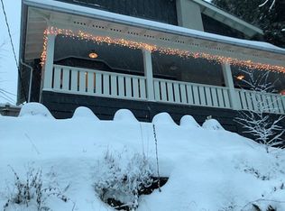 7042 16th Ave NE, Seattle, WA 98115