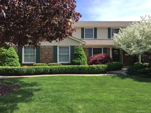 4356 Bender Ct, Troy, MI 48098
